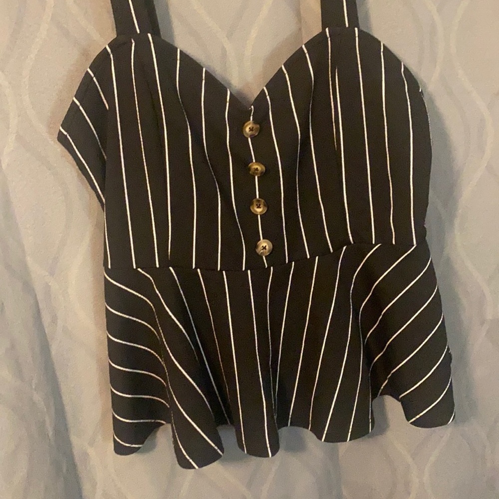 SHEIN CURVE | BLACK AND WHITE STRIPPED FLOW TOP | SIZE 1XL